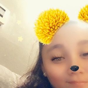 Meet your Posher, Taela